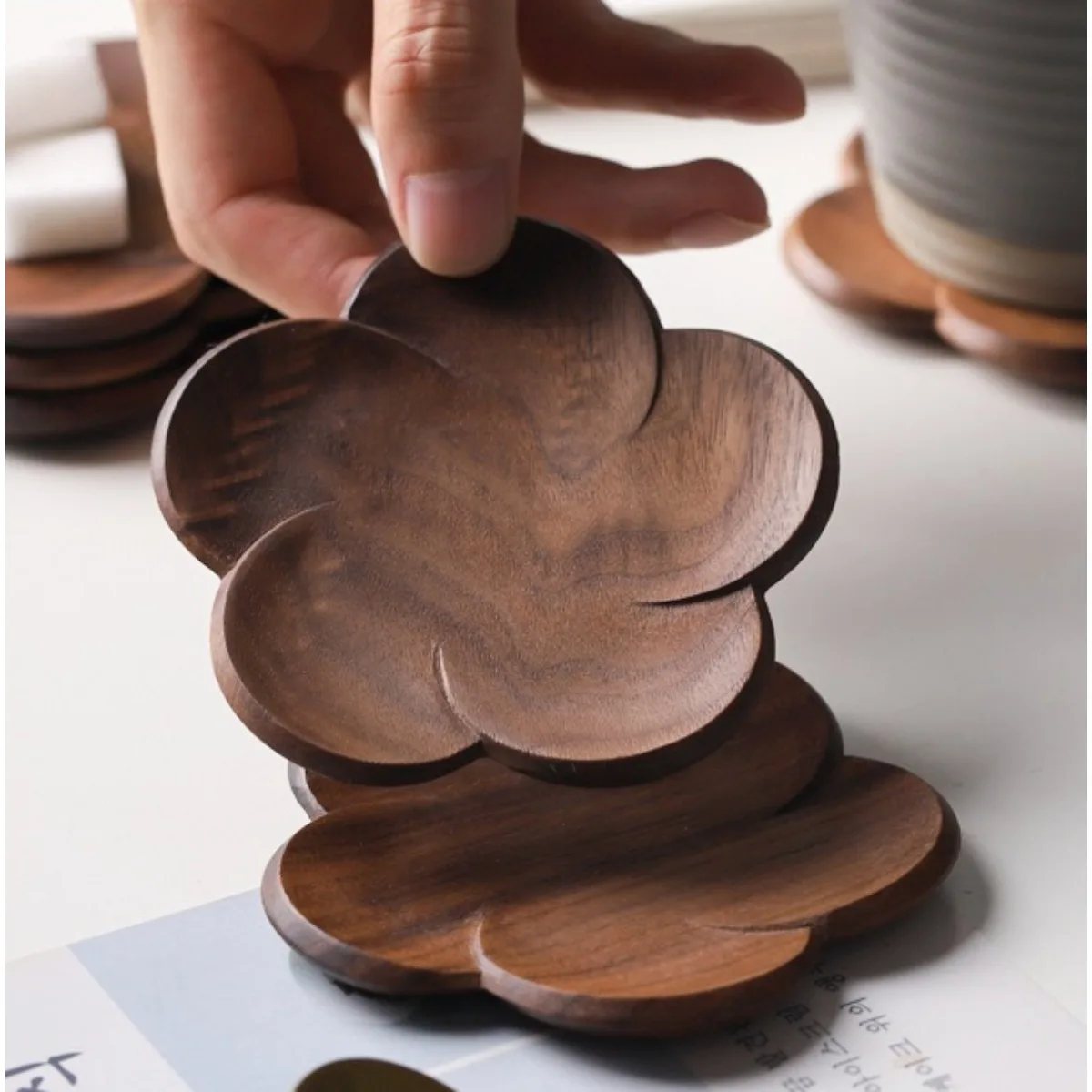 Resistant  Tea Cup Mat Black Walnut Wood Coaster Creative Round Flower Design Heat