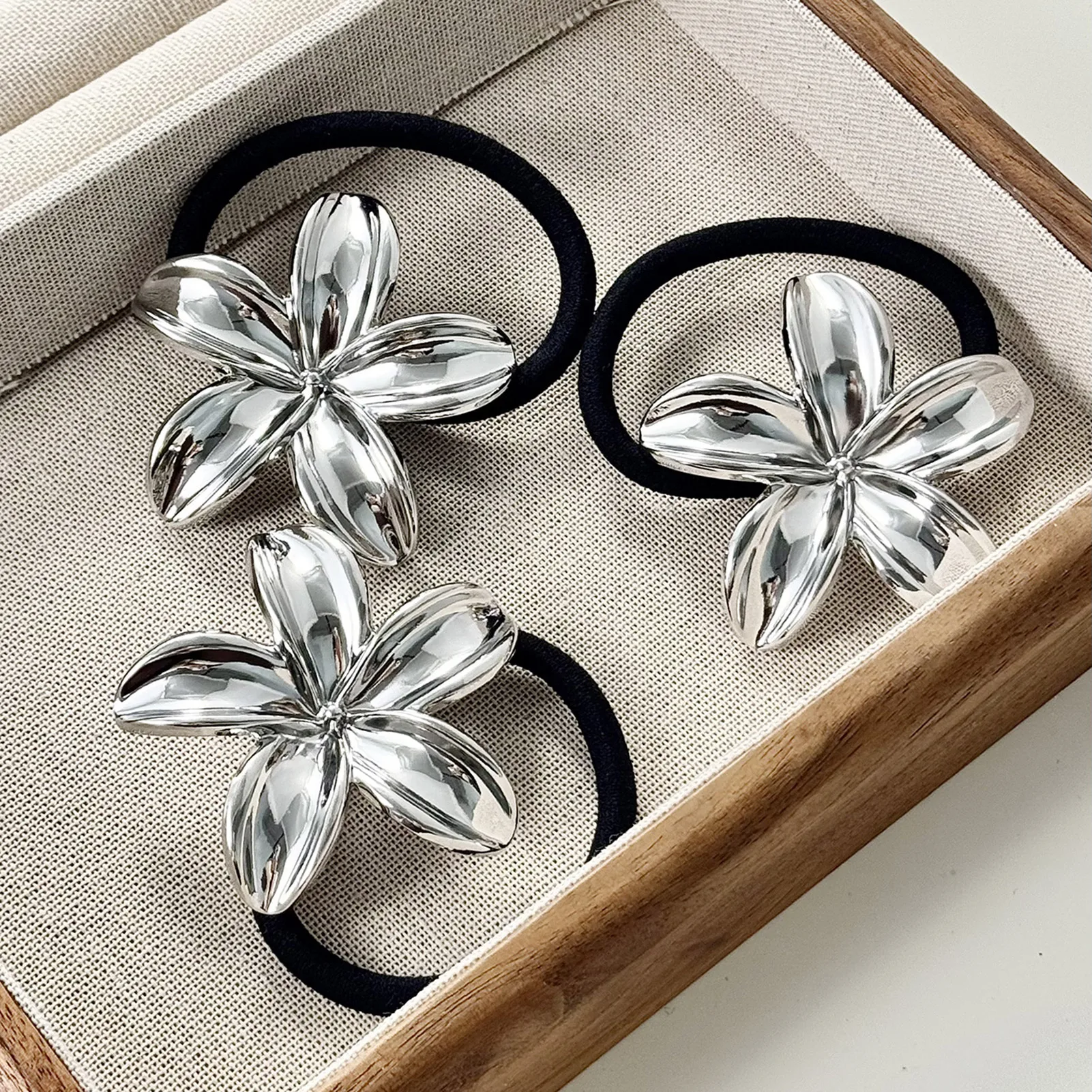 Women Alloy Floral Hair Ties Simple Fairy Sweet Personality Gold/Silver Color Flower Rubber Hairbands Girls Hair Accessories - Image 3