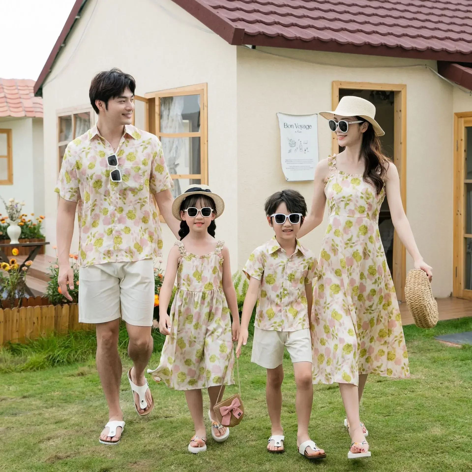 Holiday Family Matching Beach Clothing Daughter Mom Resort Dress Vacation Look Son and Dad Shirts Shorts Two Piece Sets Outfits