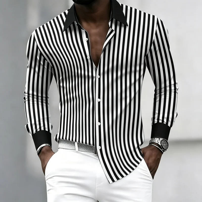 Chemise à manches longues pour homme avec rayures verticales noires et blanches, col et poignets contrastants, coupe ajustée et élégante.