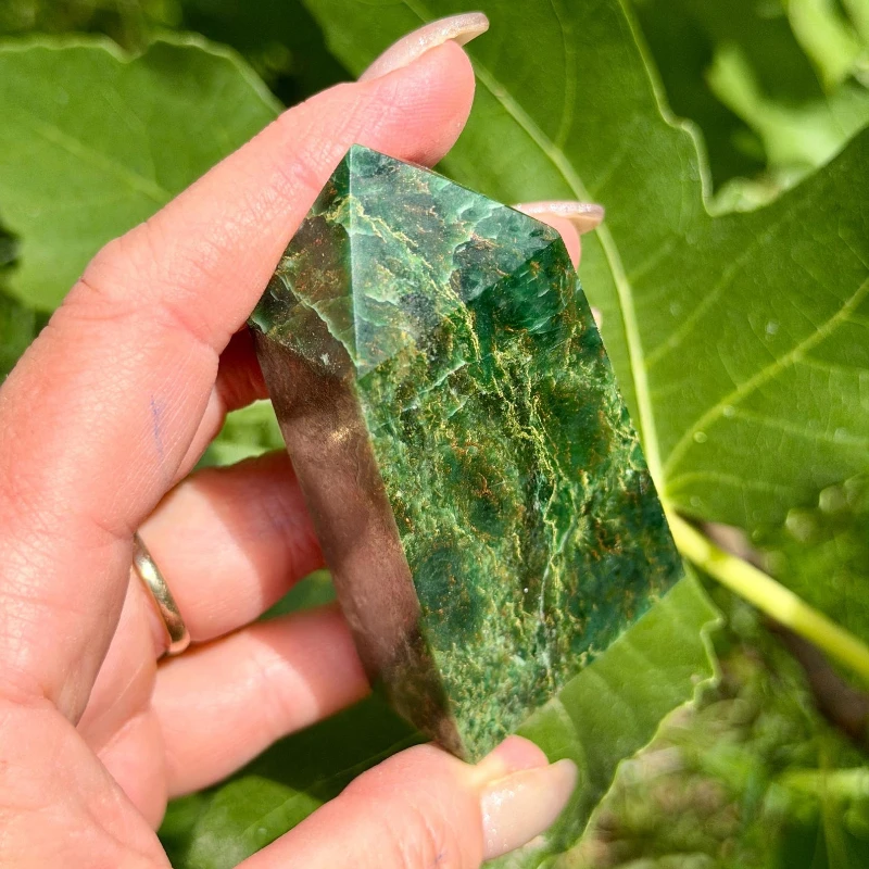 Random Natural Emerald Quartz Crystal Tower Polished Single Point Crystal Pillar Mineral Specimen Wholesale
