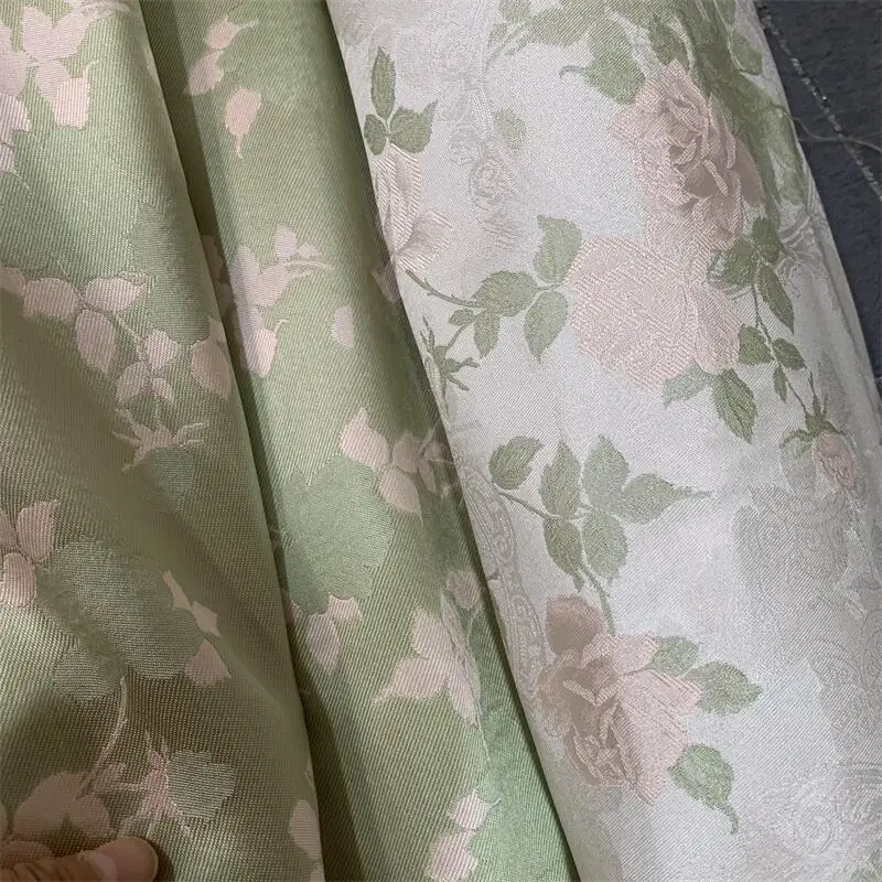 160 cm breiter Vintage-Stoff mit wunderschönem Blumenbrokat-Jacquard