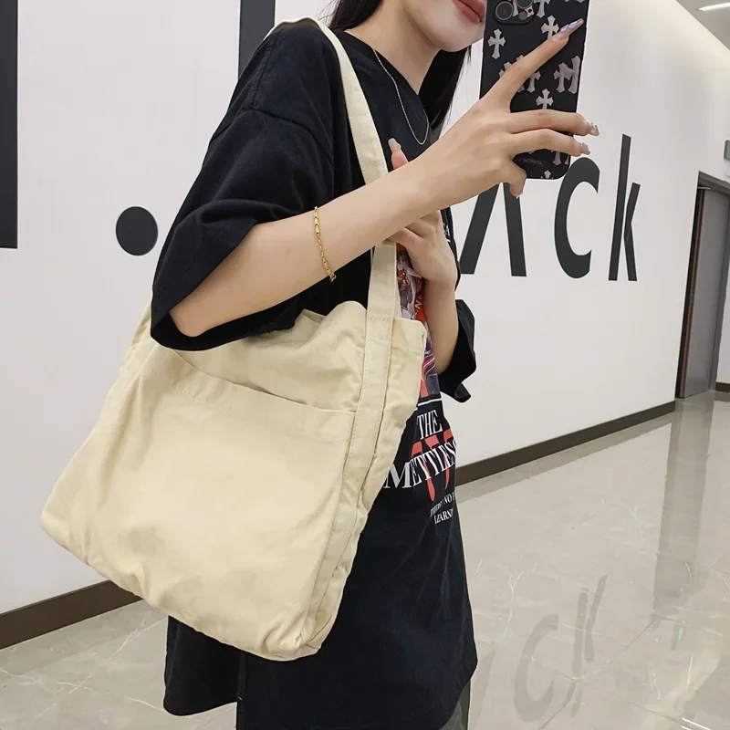 Borsa Tote minimalista di grande capacità in tessuto di tela femminile per il tempo libero Y2K borsa Shopper nera da notte di medie dimensioni in