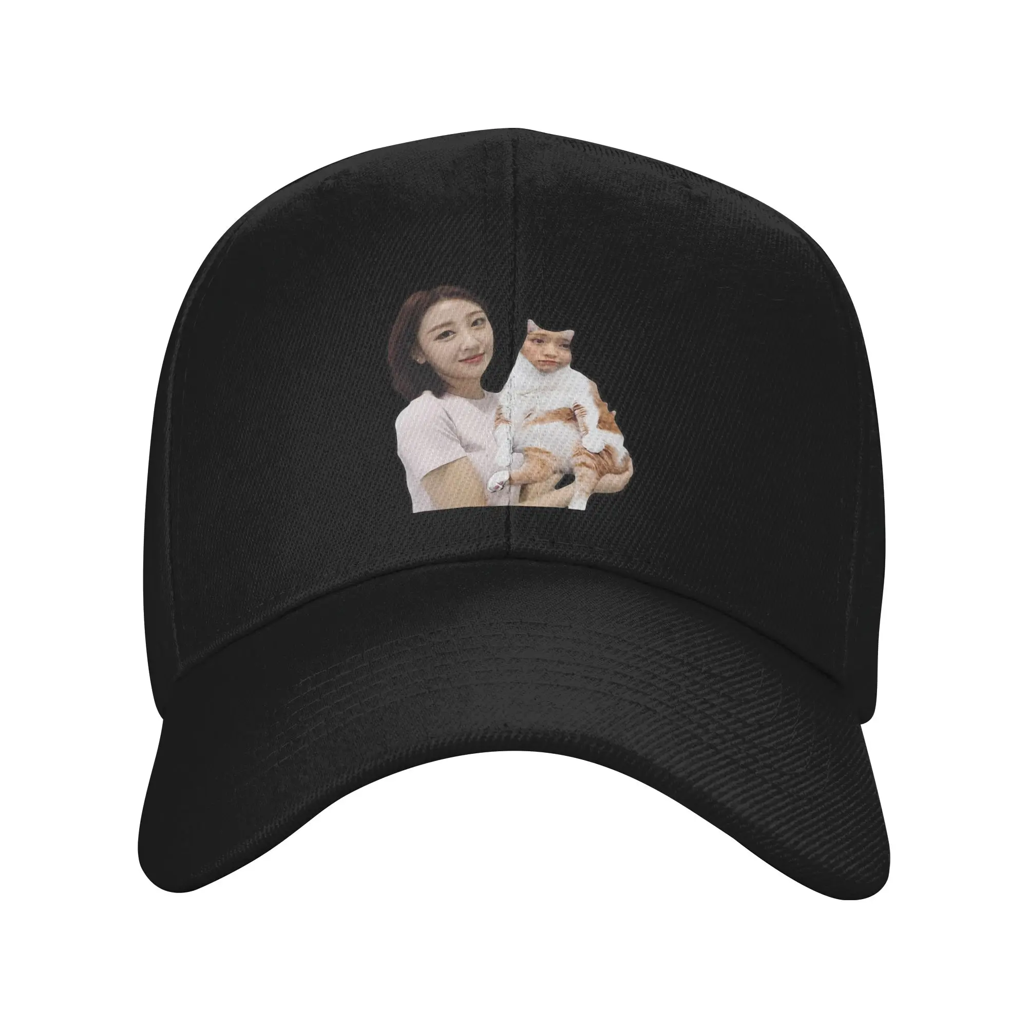 Fashion loona yves holding cat hyunjin Curved Brim Baseball Cap Maintains Shape After Long Wear Summer Cap