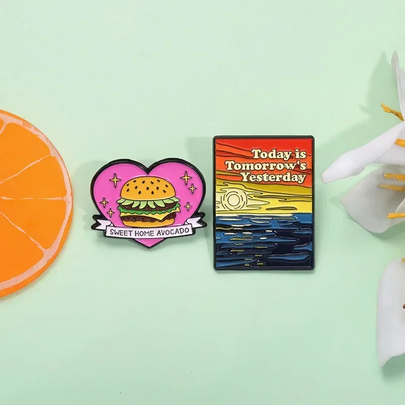 Alfinetes de lapela criativo dos desenhos animados amor hambúrguer emblema diversão pintura a óleo oceano paisagem acessórios de metal broche para chapéu