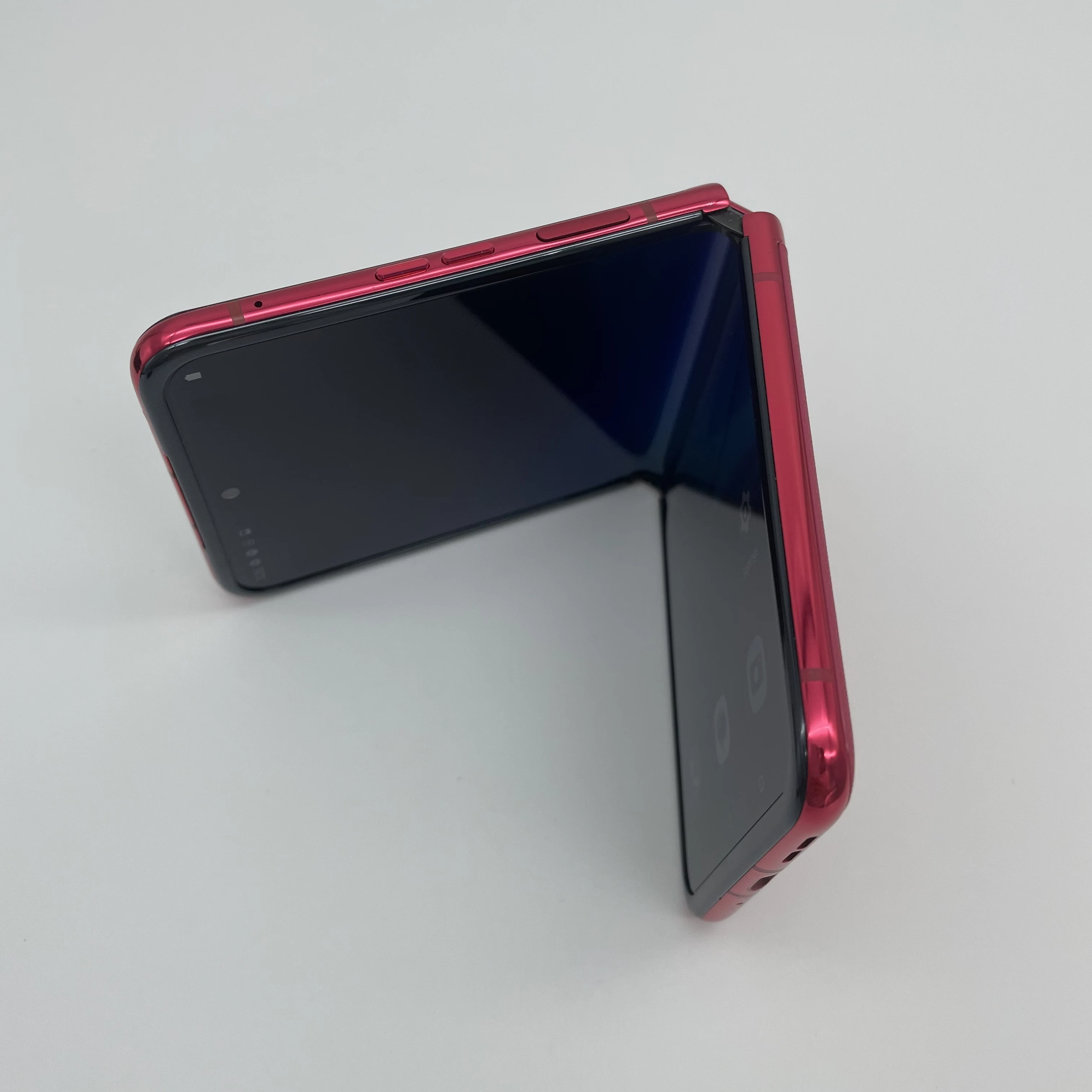 هاتف محمول أصلي Motorola Razr 40 Ultra XT2321 5G بشاشة 6.9 قابلة للطي LTPO AMOLED وشاشة 256 جيجابايت وذاكرة قراءة فقط 4 جيجابايت وبصمة الإصبع للهاتف المحمول