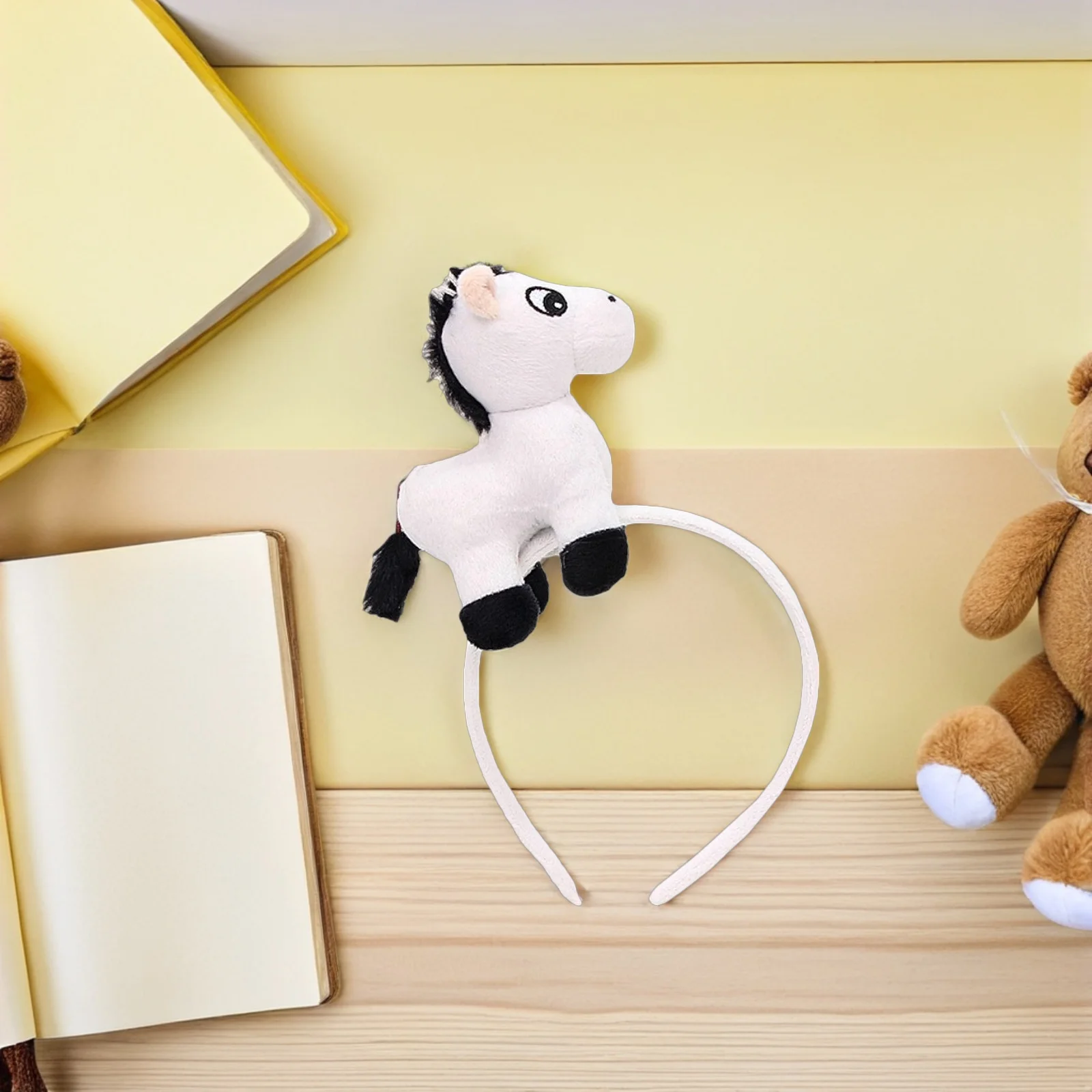 

2026 Новогодняя милая повязка на голову с изображением лошади, обруч для волос с героями мультфильмов, мягкая и удобная повязка на голову для мытья лица, макияжа, вечерние повязка на голову с лошадью для косплея