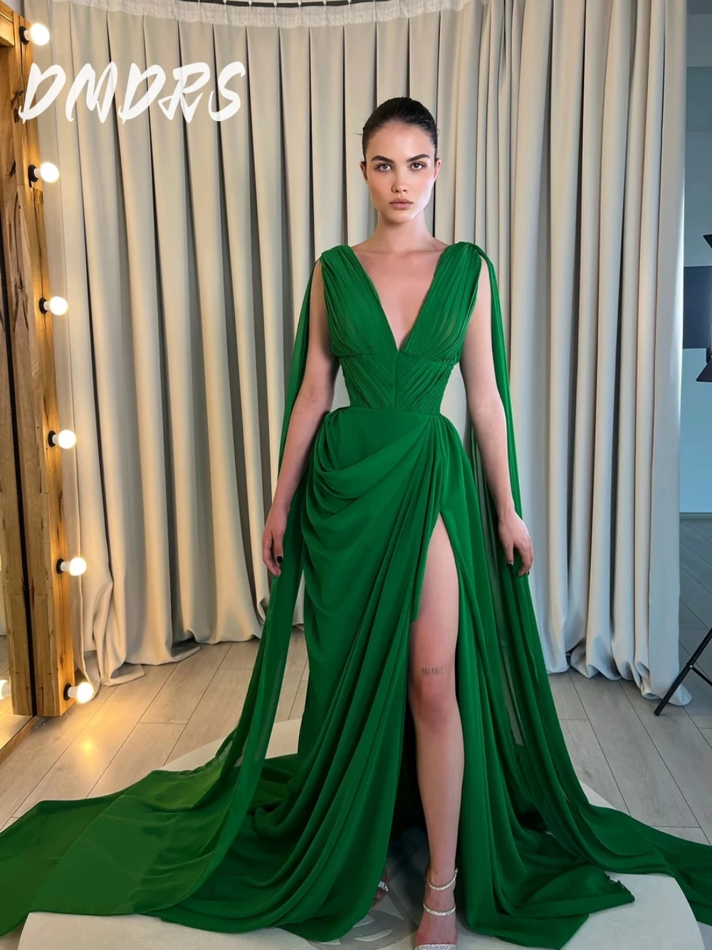 

Soft Green Chiffon Fashionable Evening Dress Sexy V Neckline Simple Cape Sleeves Pleated Party Wear With High Slit Customized