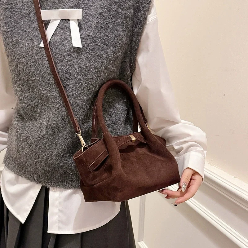 Brand Women's Suede Wing oulder Bag Middle Softn Daily Use Crossbody Bag with Phone ket Flap Sle Horizontal Square 2026