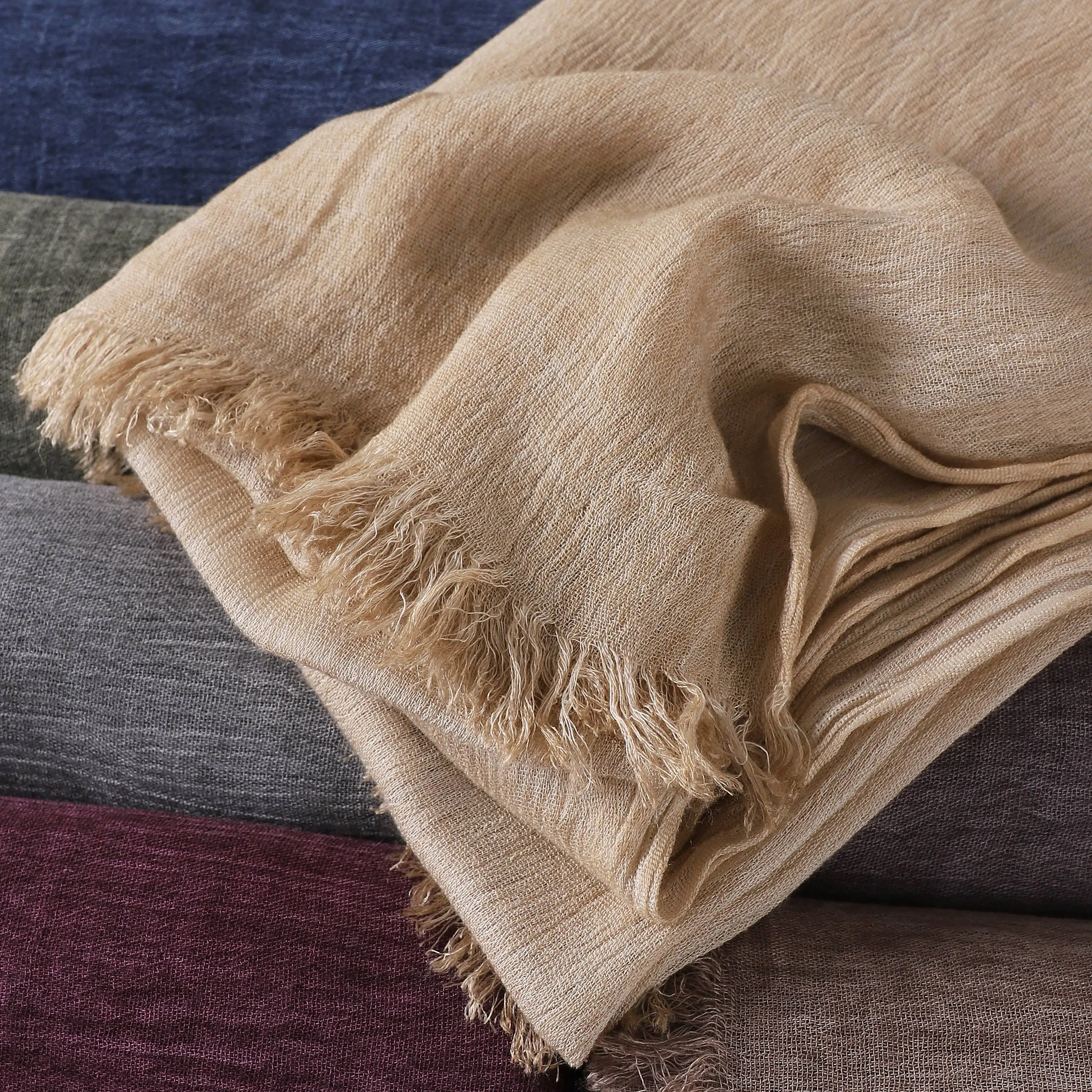 

1 Piece Hot Selling Wholesale Light Weight Muslim Women Shawl Crinkle Textured Summer Hijab Scarf Malaysia Plain Polyester Head