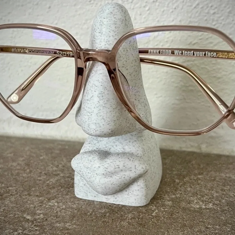Nose Lips Shape Eyeglasses Stand Holder Eyewear Display Creative Desk Decor Decorative Glasses Stand Abstract Face Sculpture