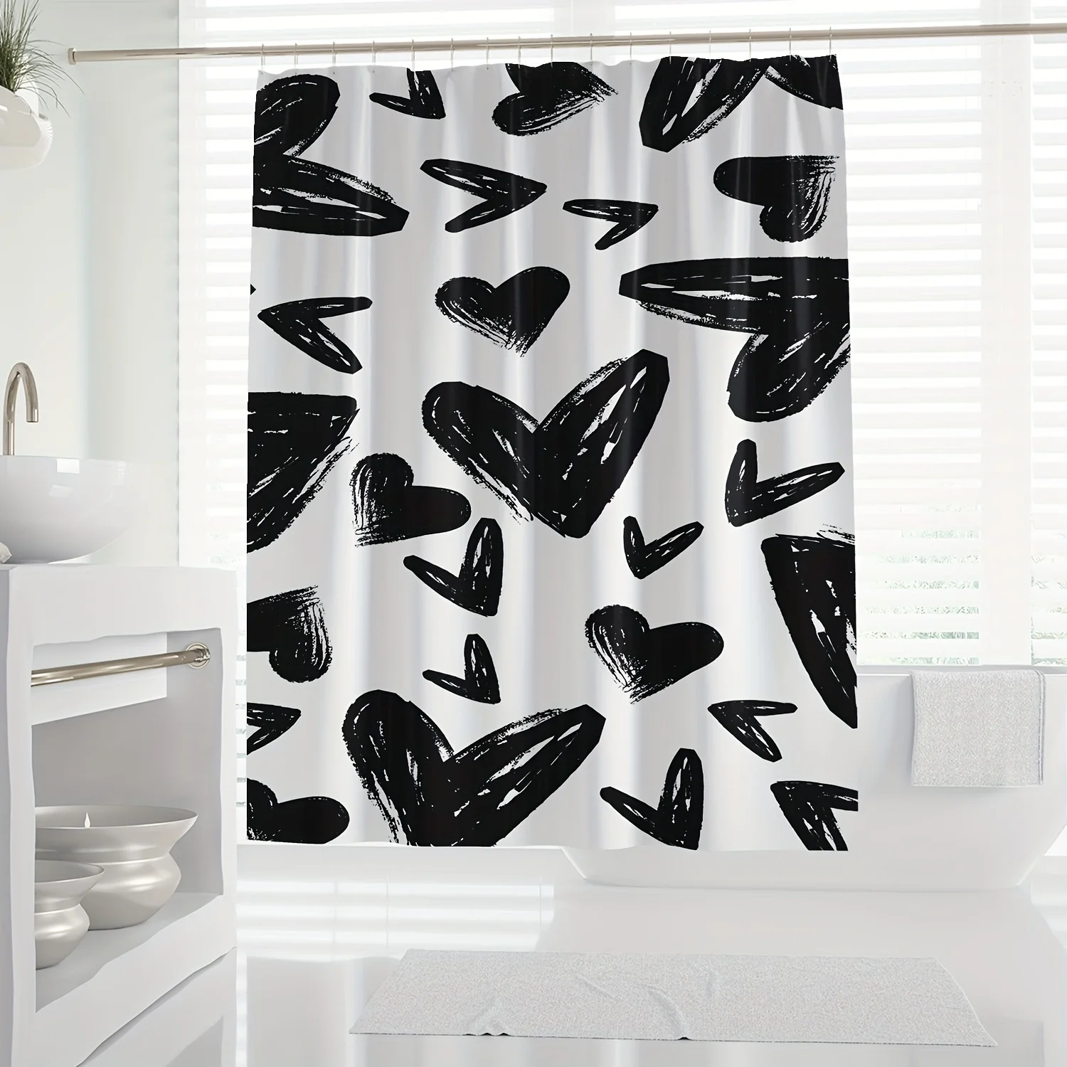 

1 шт. минималистичная черно-белая занавеска для душа с абстрактным сердечным узором, цифровая печать современного искусства, полиэфирная ткань, машинная стиральная машина