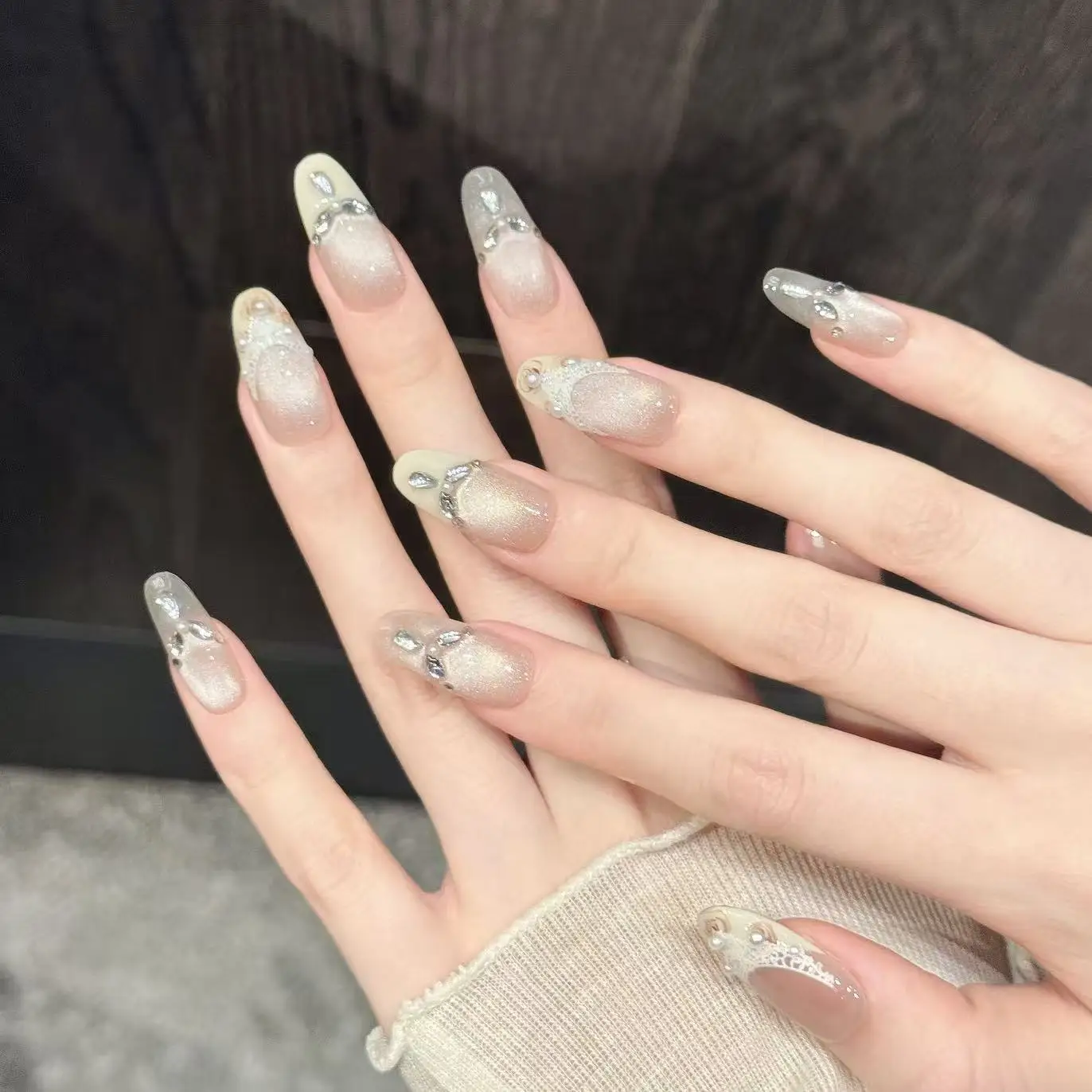 10PCS Oval Handmade Press On Nails,Gentle Style,Suitable For Festivals Parties And Daily Wear.