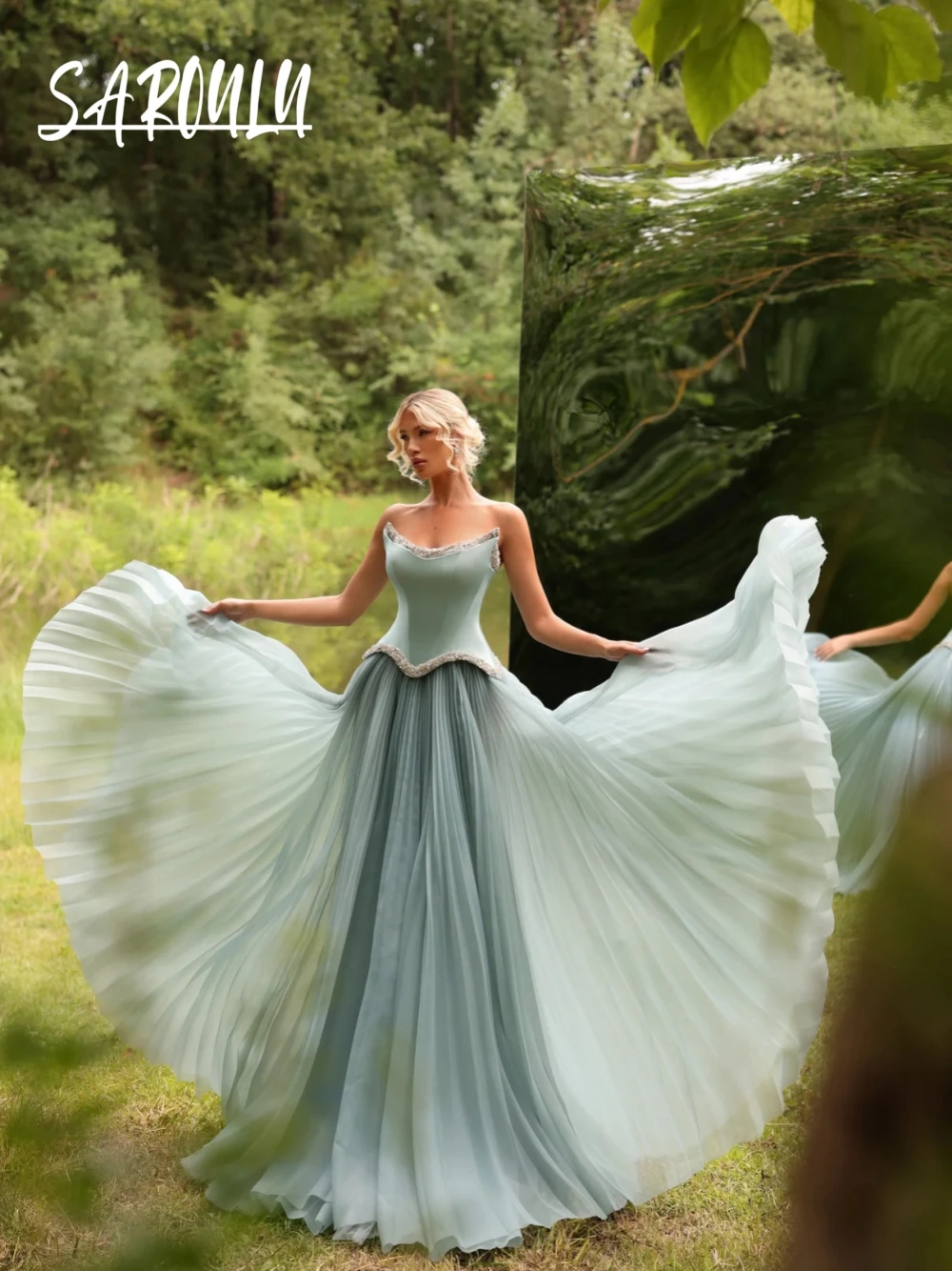 

Flowy Pleated A Line Evening Dress Elegant Rhinestones Dreamy Prom Gown Women Delicate Strapless Stylish Customized Party Wear