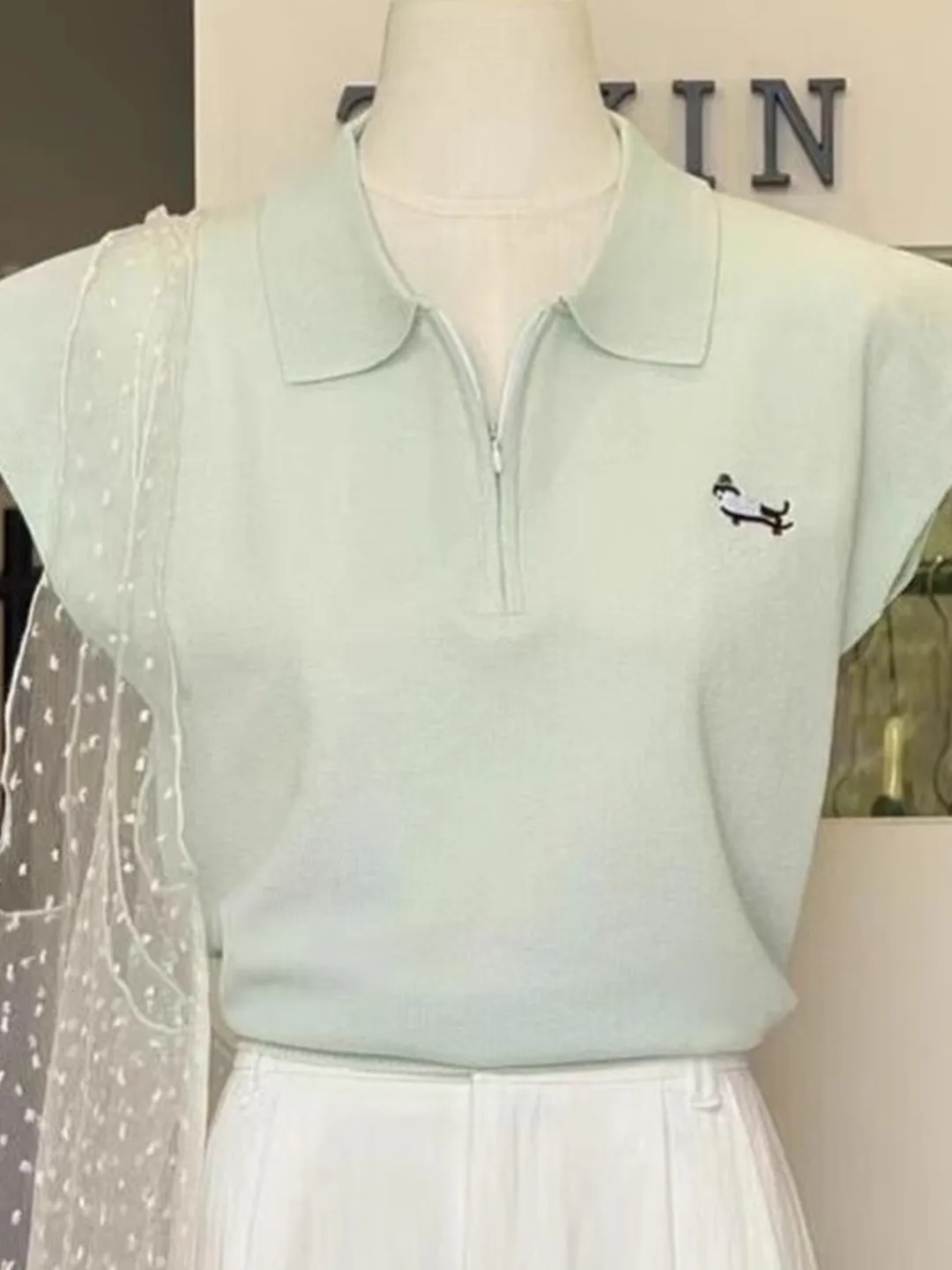 SALIENCY البريدي بولو الرقبة متماسكة تي شيرتات قصيرة الاكمام للنساء 2025 الصيف جرو التطريز الدوبامين