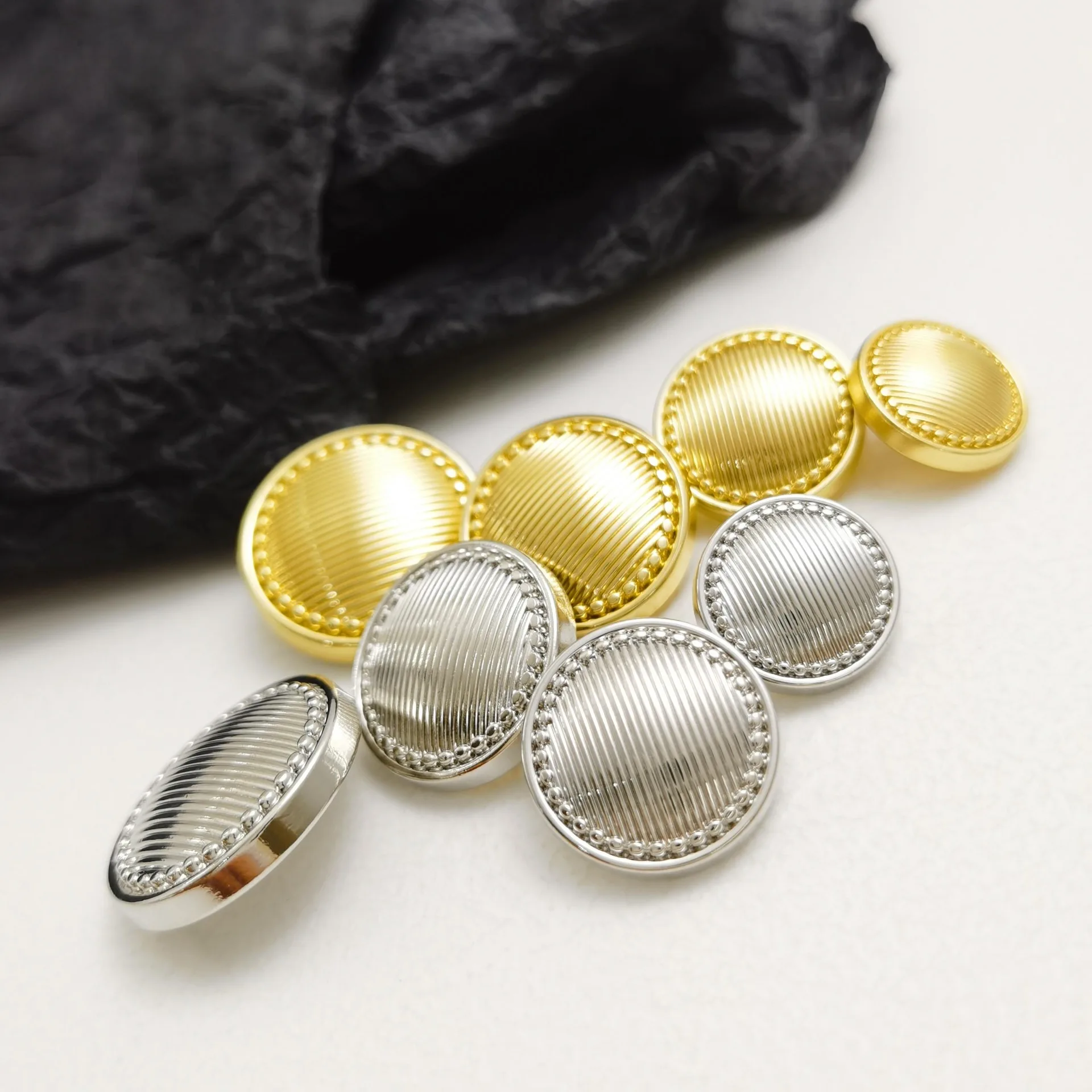 10pcs 15mm 18mm 20mm 23mm Classic Round Metal Button Sewing Gold Silver Shank buttons for women men Clothing