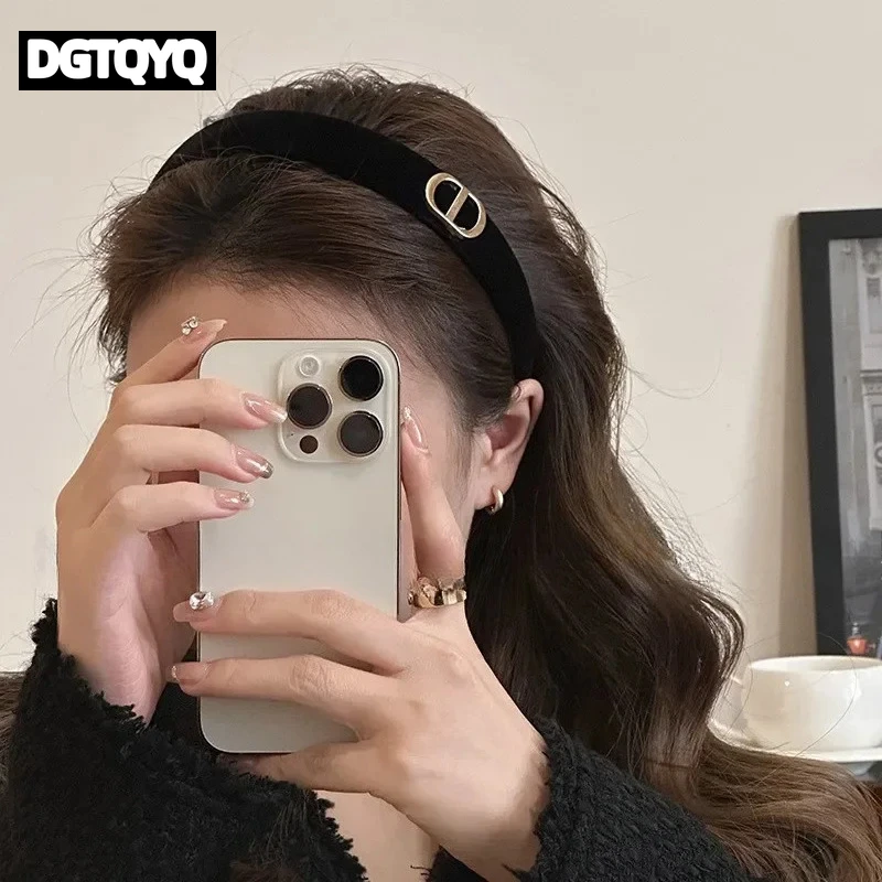 

Luxurious Velvet Hairband Women's High Hairline Versatile Pig Nose Design Retro Stylish Hair Accessories Korean Style Headband