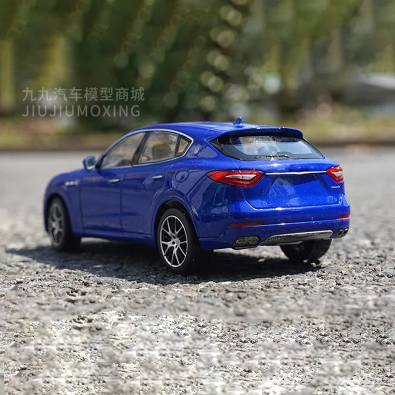 Welly Diecast 1:24 Scale Levante Alloy SUV Car Model Finished Product Simulation Toy Collection Gift Static Model Display