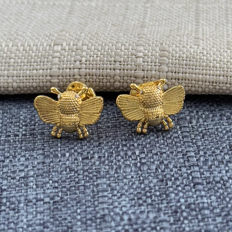 

Fashion Jewelry Simplistic Fresh Daisy Bee Asymmetrical Stud Earrings Symmetrical Bee Design Unique Gifts