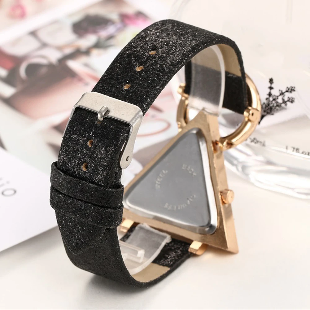 Fashion Quartz Watch Women Watches Top Brand Luxury Diamond Wrist Watch for Women Glitter Leather Triangle Ladies Clocks Gift