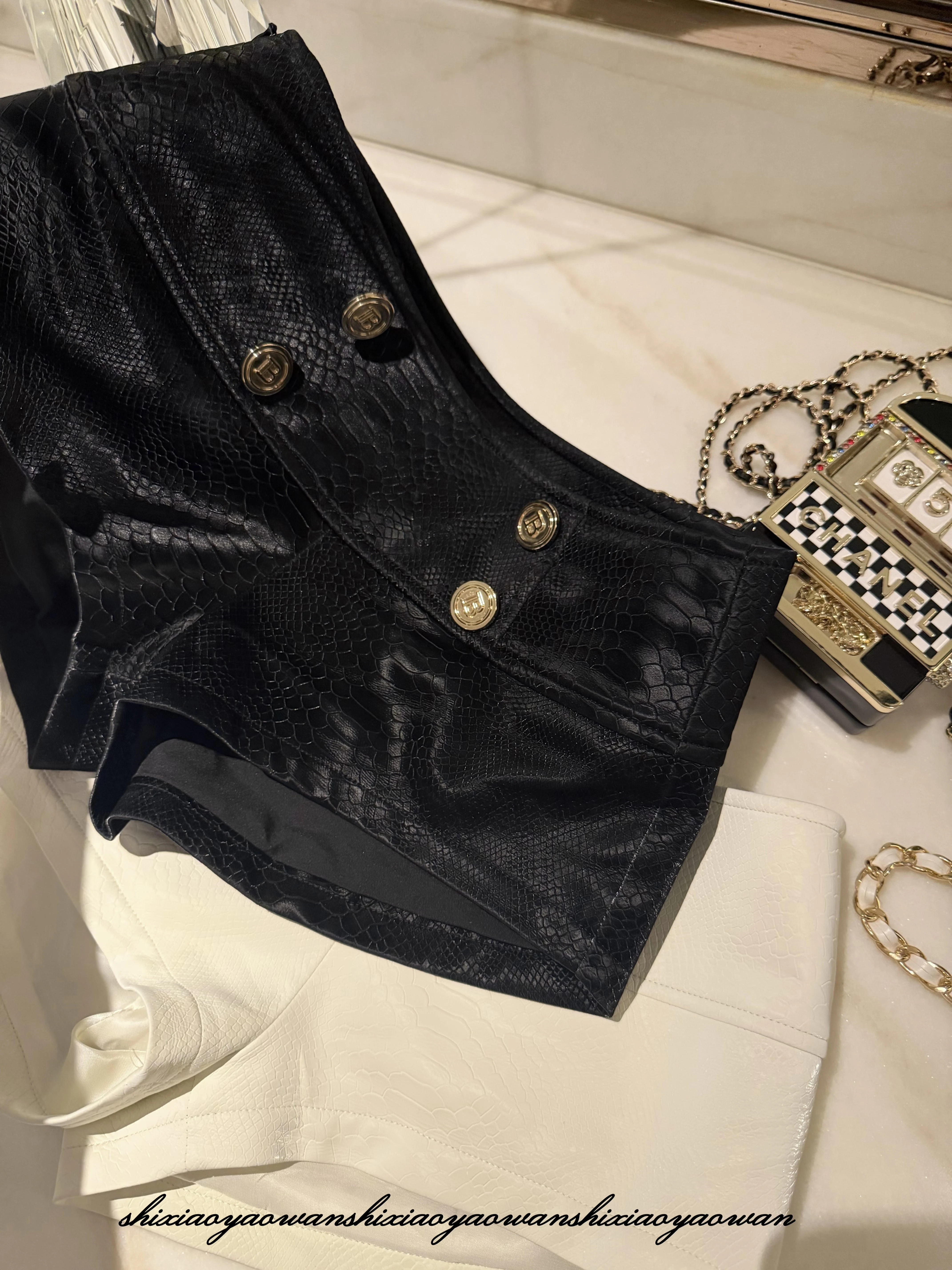 Low Waist PU Leather Snake Print Short Pants for Women Hot Pants Sexy Girl Short Pants Trendy Style Ladies Fashion Shorts