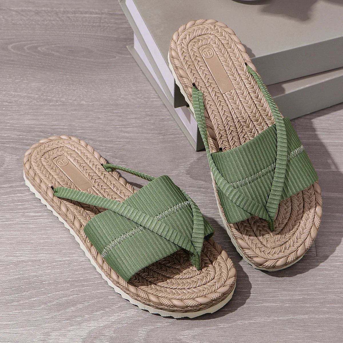 Slippers female summer outside wear 2025 new seaside holiday beach shoes network red fashion clip-toe flip-flops Slipper