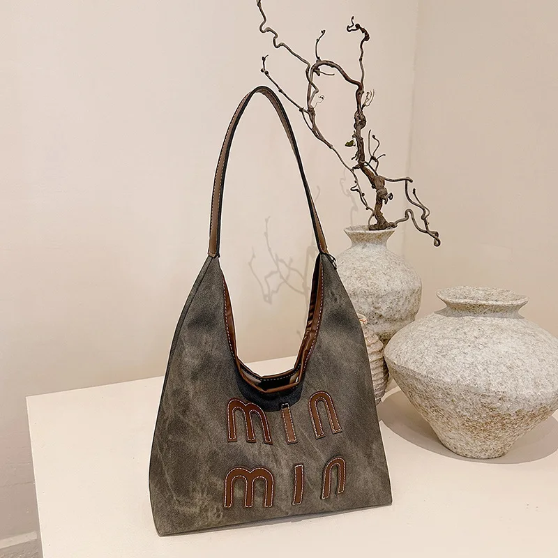 

2025 New Women's Vintage Underarm Tote Bag, Spacious Casual Shoulder Purse, Versatile for Daily Commute & Leisure Uses