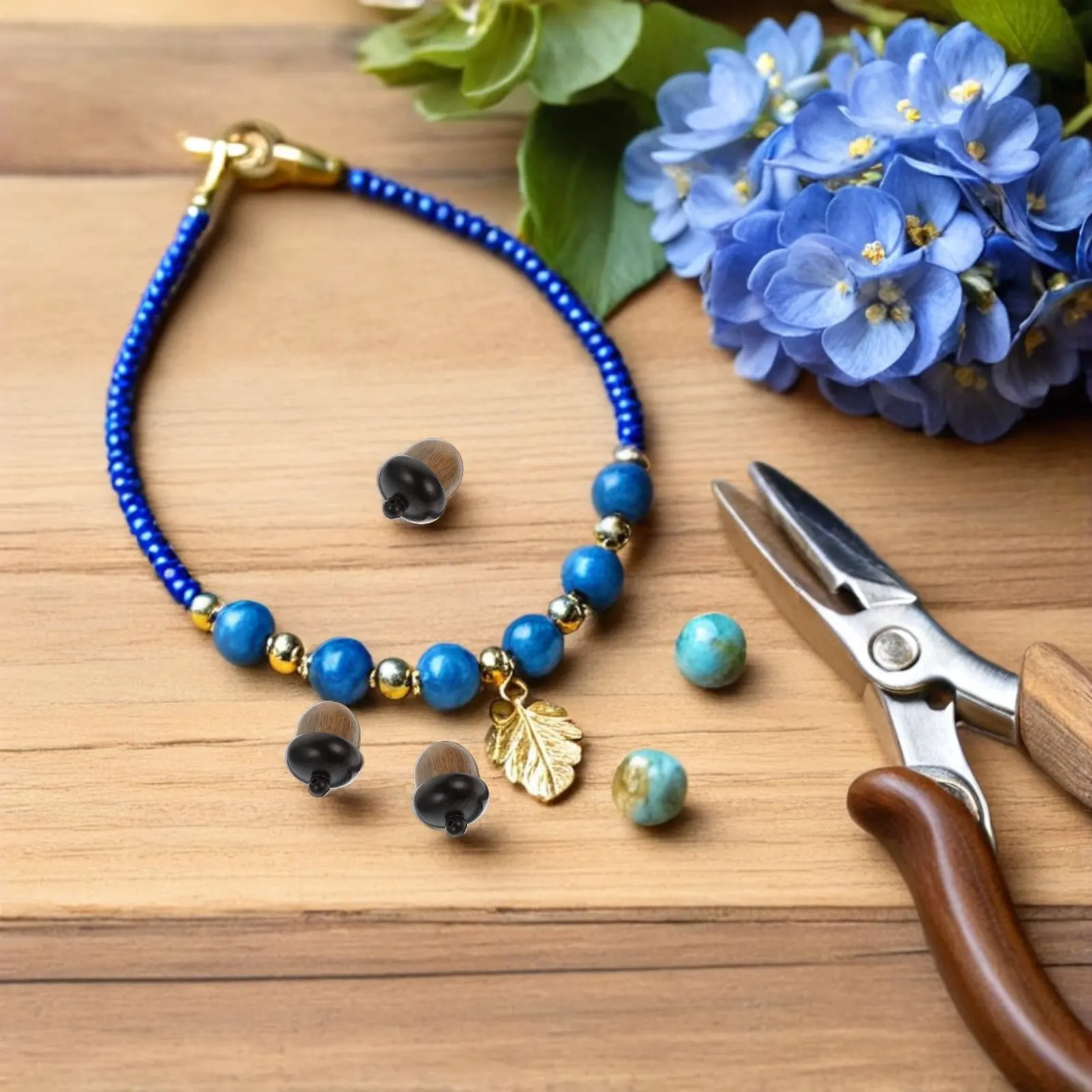 4Pcs Wood Acorn Box Pendant Charm Handmade Openable Acorn Locket with Lid for Necklace Keychain DIY Jewelry Making Fall