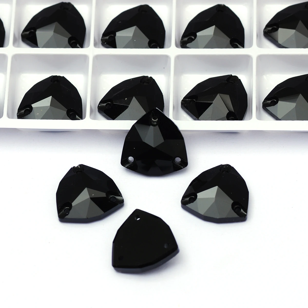 PUBRILEX Vorteilspackung Jet-Aufnähsteine, Flache, Abgeschrägte Kristallsteine zum Aufnähen für Kleidung, Schmuck und Kleiderdekorationen – Detail 5