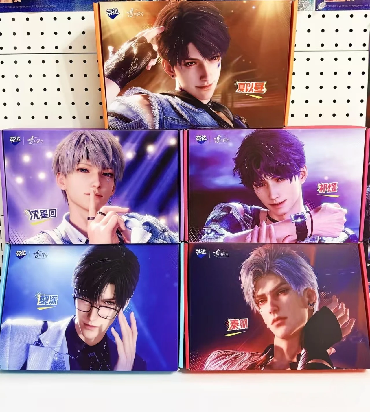 

Лазерный постер Love and Deepspace