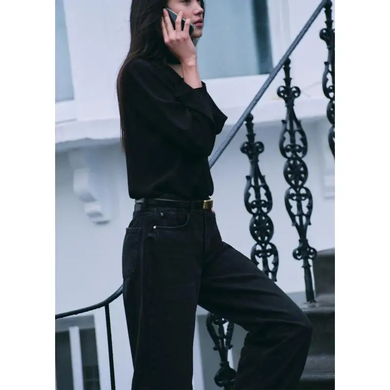 เสื้อผ้าผู้หญิงแบบใหม่สำหรับฤดูใบไม้ร่วงและฤดูหนาว แขนยาว คอตั้ง ติดกระดุมเม็ดเดียว ผ้าพลีทตกแต่ง คอวี ความยาวปกติ ผ้าโพลีเอสเตอร์