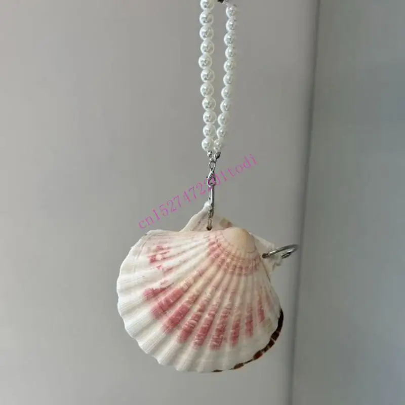 Artisanal Crafted Retro Shell Keychain With Intricate Beadwork And Pearls Detail M76B