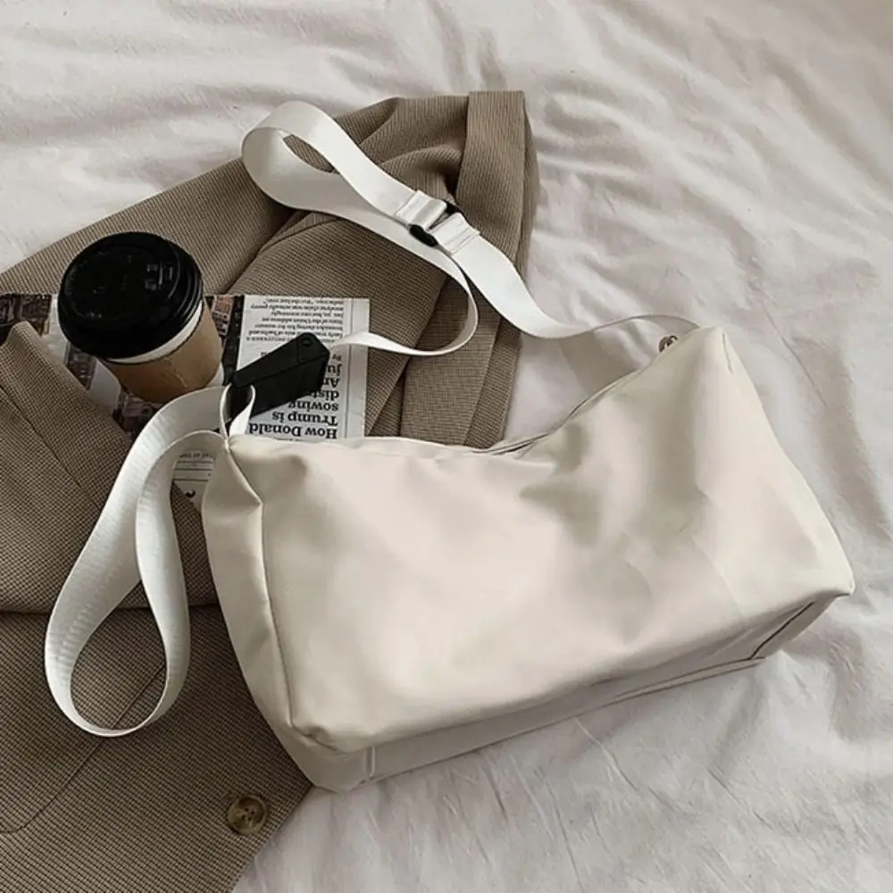 حقيبة كتف هاراجوكو البولي يوريثان الأنيقة ذات سعة كبيرة بلون سادة حقيبة تدريب اللياقة البدنية ناعمة مقاومة للماء حقيبة كروس رياضية للصالة الرياضية #2