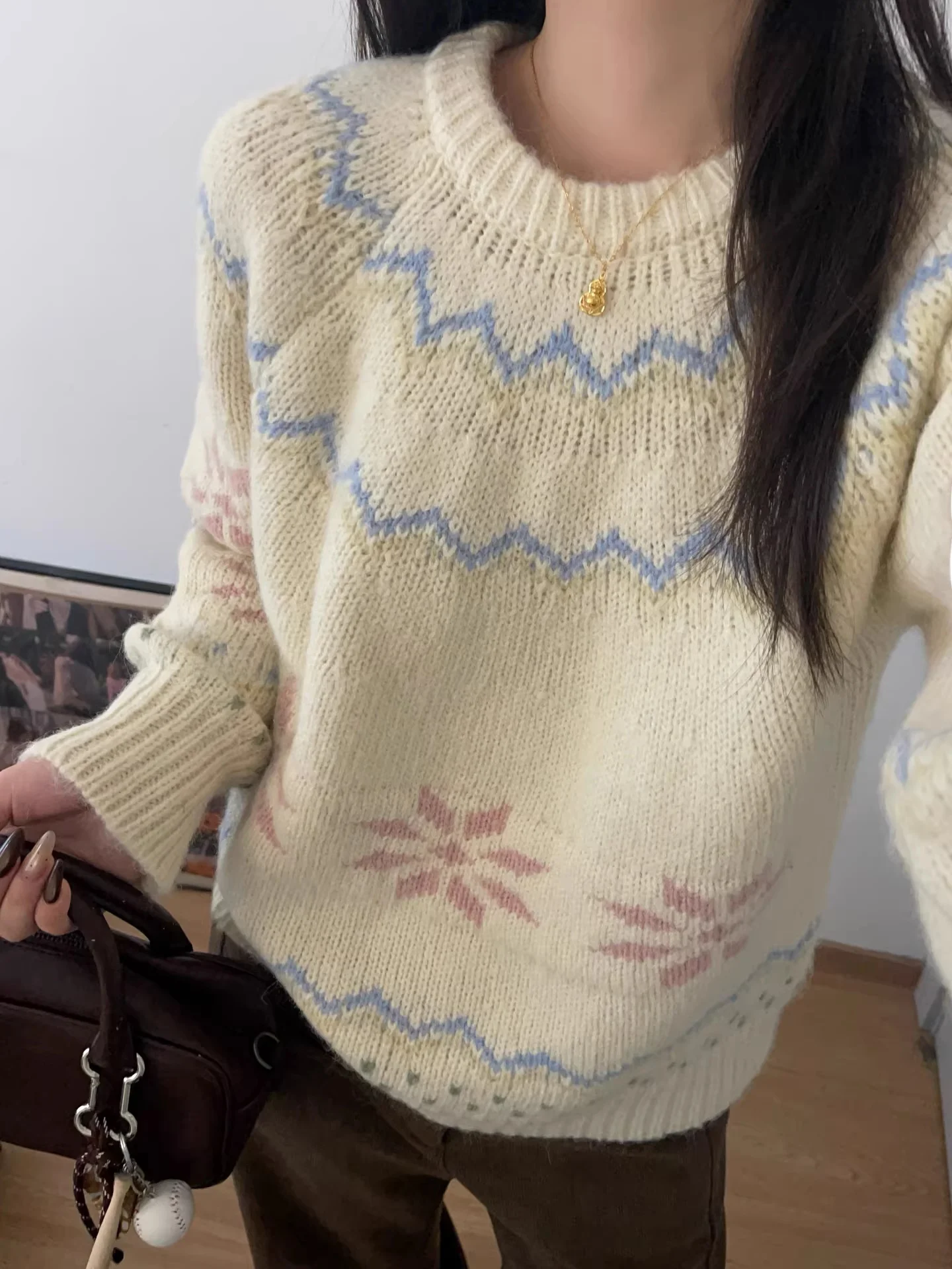 

Korean Influencer Style Winter Initial Snow Atmosphere Retro Wool And Cashmere Sweater Women's Thick Long Sleeve Regular Fit