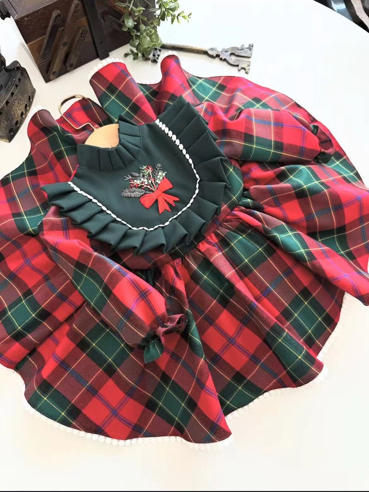 

0-12Y Baby Girl Autumn Winter Handmade Embroidery Red Green Plaid Dress for Birthday Photography Holiday Eid Christmas C347