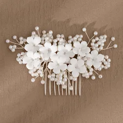 White Flower Hair Combs Handmade Pearl Hairpins Side Clips for Bride Wedding Hair Jewelry Women Girls Party Elegant Headpieces