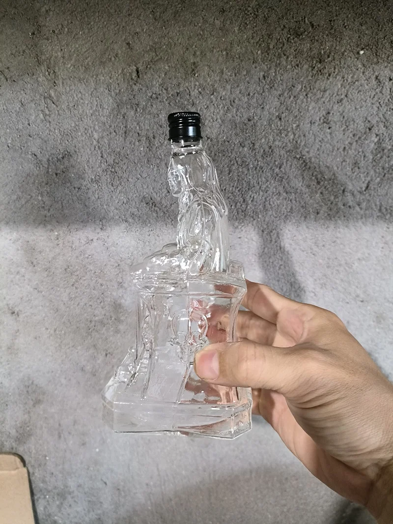 زجاجة ويسكي Ozzy Osbourne العودة إلى البداية زجاجة نبيذ الويسكي التذكارية ديكور المنزل تمثال جمع الحرف اليدوية #4