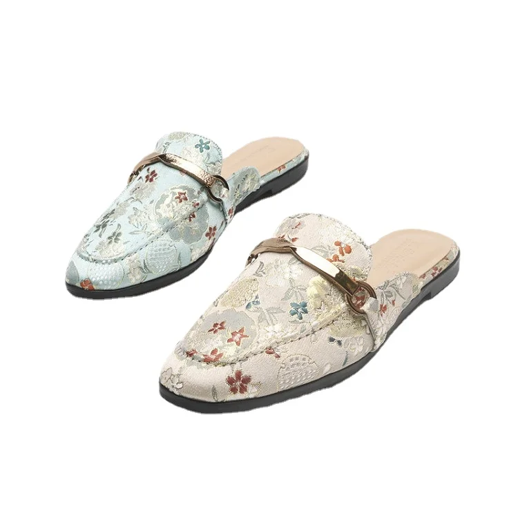 

2024 European and American Fashion Embroidered Sandals for Women with Buckle Decoration for Comfortable Flat Soled Muller Shoes