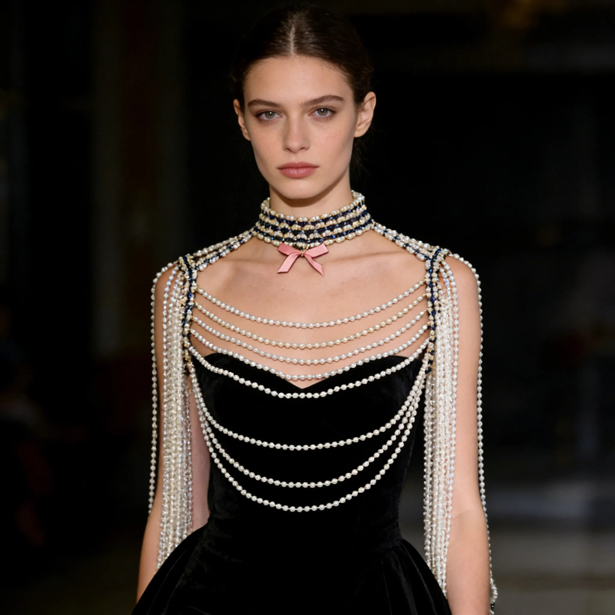 

Gorgeous Imitation Pearl Fashion Shoulder Chain Classic Simple Lady Body Jewelry Party Holiday Clothing Collocation Chain