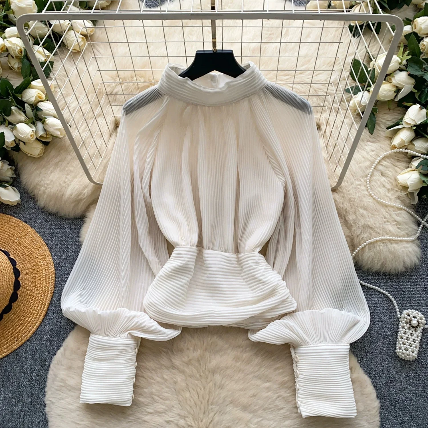 

Женская элегантная плиссированная блузка Clothland с рукавами-фонариками и воротником-стойкой, шикарный повседневный топ для женщин LB447