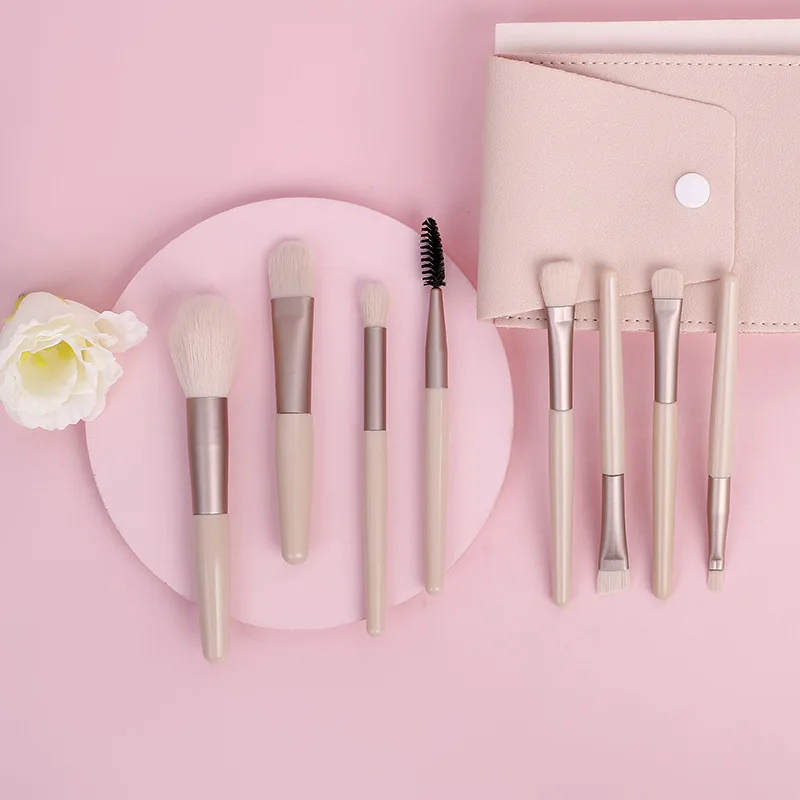 Ombretto Fondotinta in polvere Ciglia Correttore labbra Fard Set di pennelli per trucco 8 pezzi Mini set di pennelli per trucco morbido portatile da viaggio