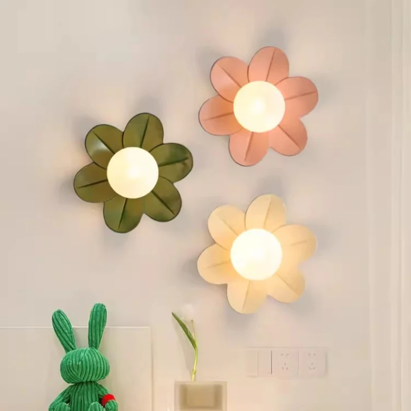 Petal Flower Wall Lamps Children's Room Girl Bedroom Light Romantic Flowers Creative Baby Room Princess Room Bedside Wall Lights