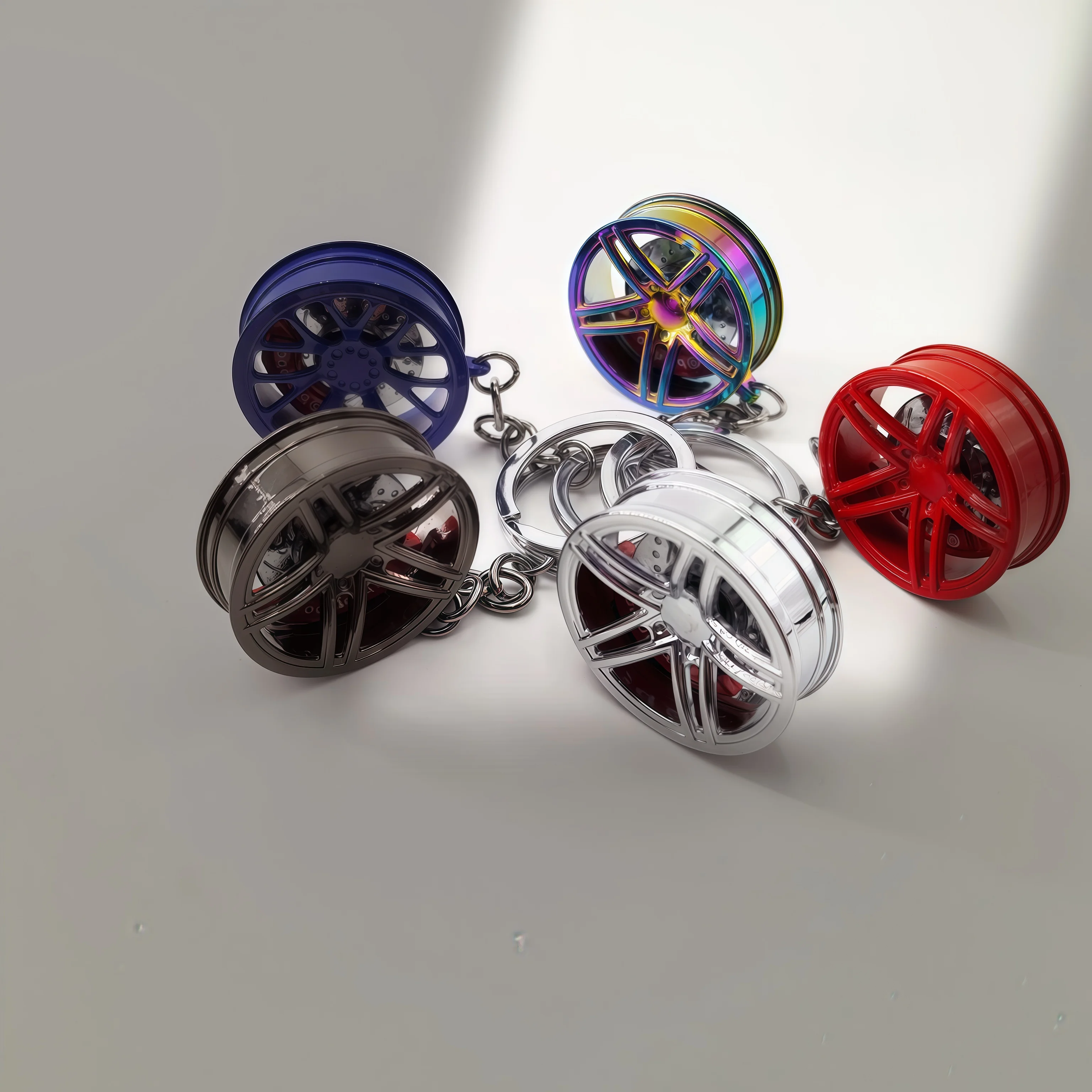 1 pièce Porte-clés Modèle de jante de roue 3D en alliage avec pneu, Breloque porte-clés de voiture pour les amateurs de course et les objets de collection - Accessoire de porte-clés