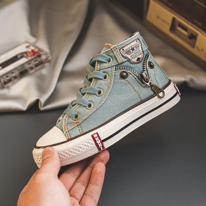 Nuove scarpe di tela per bambini ragazzi e ragazze moda Versatile Denim tela cerniera Design scarpe da tavola 2024 scarpe primaverili e autunnali