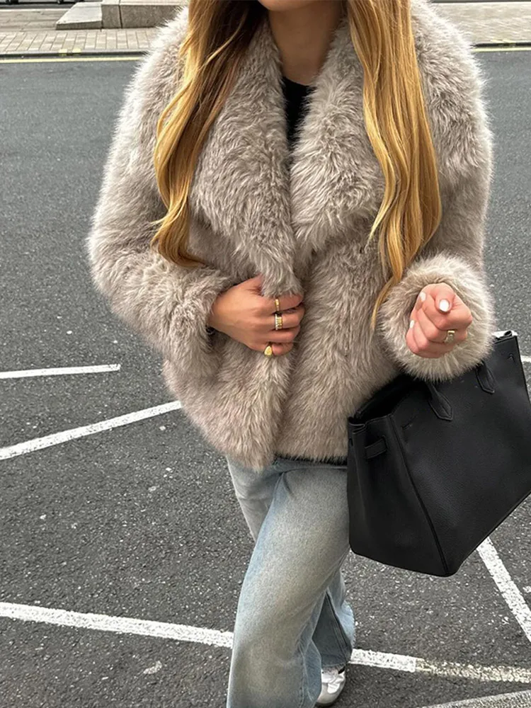 2024 Winter New Fashion Gradient Fluffy Fur Coat Women High Street Luxury Big Fur Collar Faux Fox Fur Jacket Female Overcoats