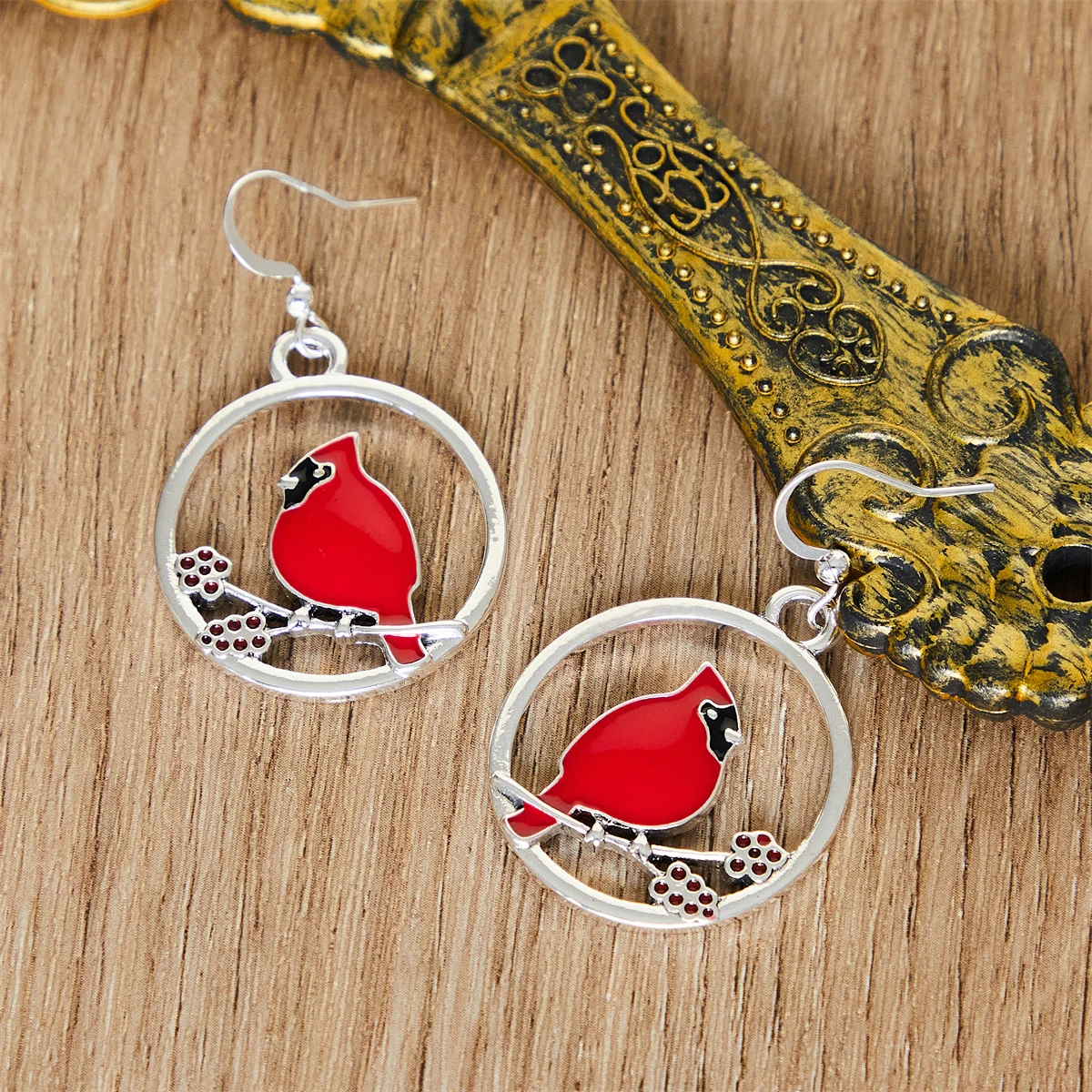 New Red Woodpecker Bird Pendant Earrings For Women Vintage Hollow Out Classic Design Round Shape Women Jewelr Earrings