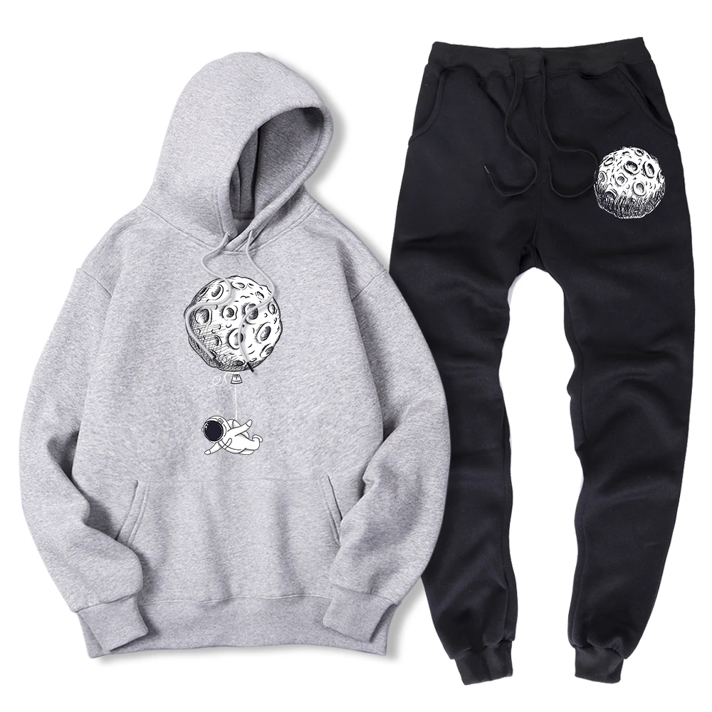 Spaceman Lucu Terbang dengan Bulan Seperti Balon Pria 2 Potong Set Musim Dingin Bulu Hangat Hoody + Celana Longgar Fashion Kasual Sweatpant