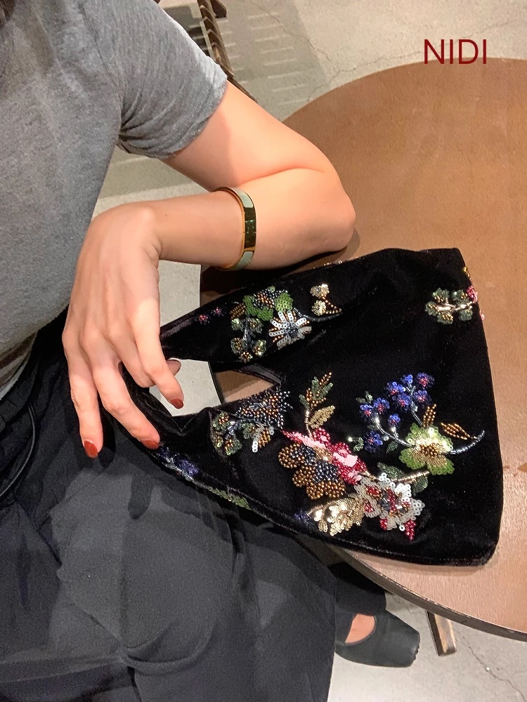 New Chinese Style Sequin Velvet Handbag Ladies Spring 2026 Retro Embroidered Versatile Handheld Bag Ethnic Style Floral Pattern