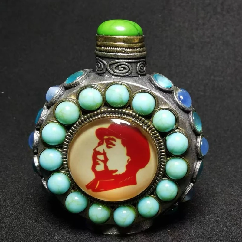 YIZHU CULTUER ART Size 7.8 × 6.5 cm Old Chinese Tibet Silver Inlay Jewelry Painting Mao Zedong Snuff Bottle