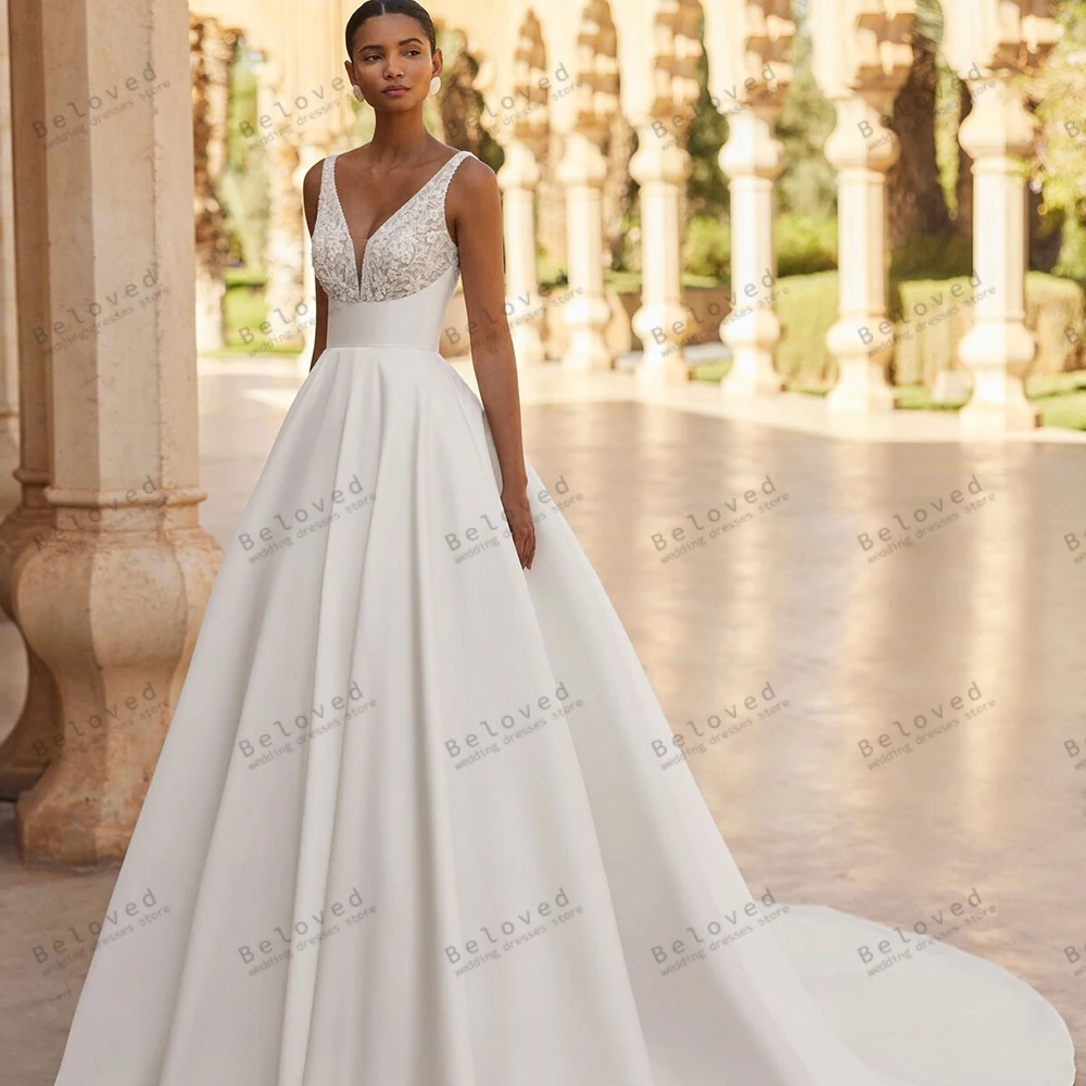 

Vintage Wedding Dresses Elegant Bridal Gowns Lace Appliques Deep V Neck Sleeveless Backless Vestidos De Novia Customized 2025